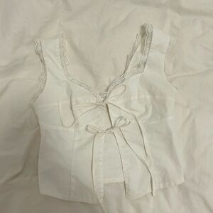 Isalis white tank